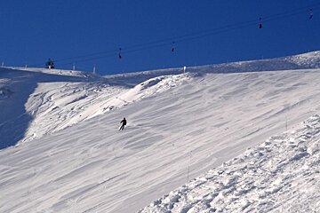 Corduroy, Suisses, lone skier, piste du jour
