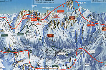 A map of a ski resort shows the grandes jorasses area