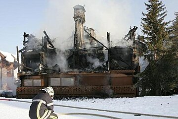 chalet burns down
