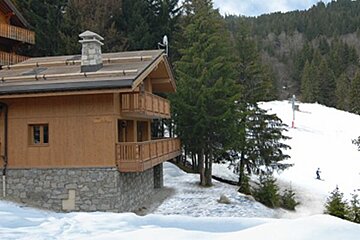 Michele Chalet, La Tania exterior