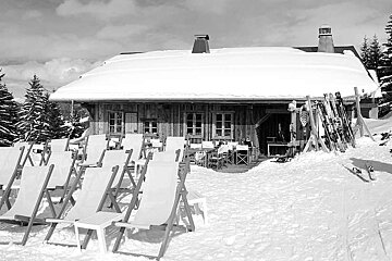 An image of the Restaurant La Paika at Hotel La Marmotte, Les Gets