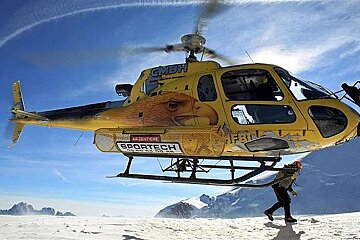 An image of an Ecureuil helicopter, Chamonix Mont Blanc