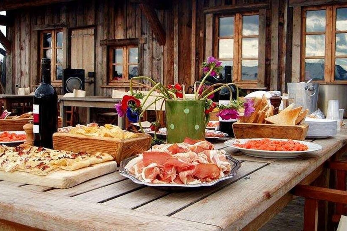 An image of the Restaurant La Paika at Hotel La Marmotte, Les Gets