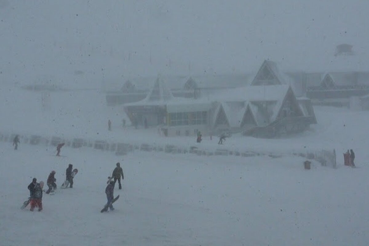 Boarders walking in low visibility conditions