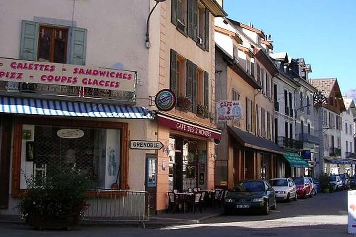 An image of Bourg d'Oisans town centre and shops