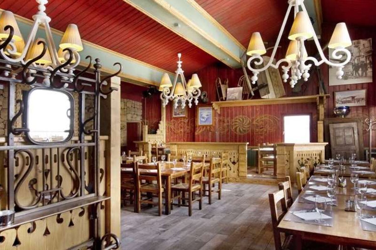 An image of the interior dining room at Restaurant Les Verdons, Courchevel 1850