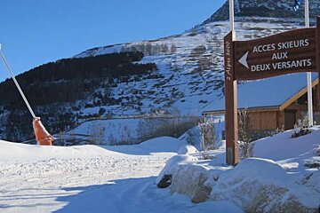 Petit Aiguille car park