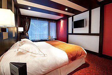 Les Sherpas Hotel, Courchevel 1850 double bedroom