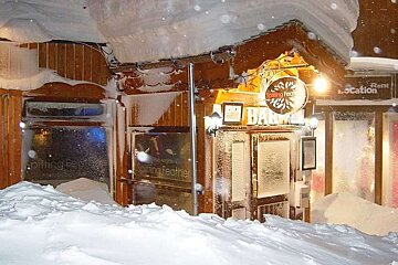 Spitting Feathers, Plagne Bellecote exterior