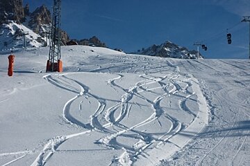 Newly built Saulire mid station