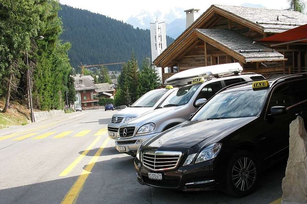 An image of Alpen Taxi Verbier vehicles