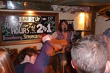 An image of apres ski band in Chamonix