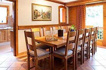 Le Serpolet Chalet, Meribel - Centre dining room 