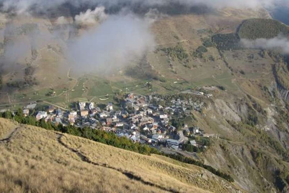 An image of Le Pied Moutet in summer in Les 2 Alpes
