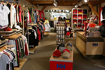 A clothing store with a red box that says hh on it