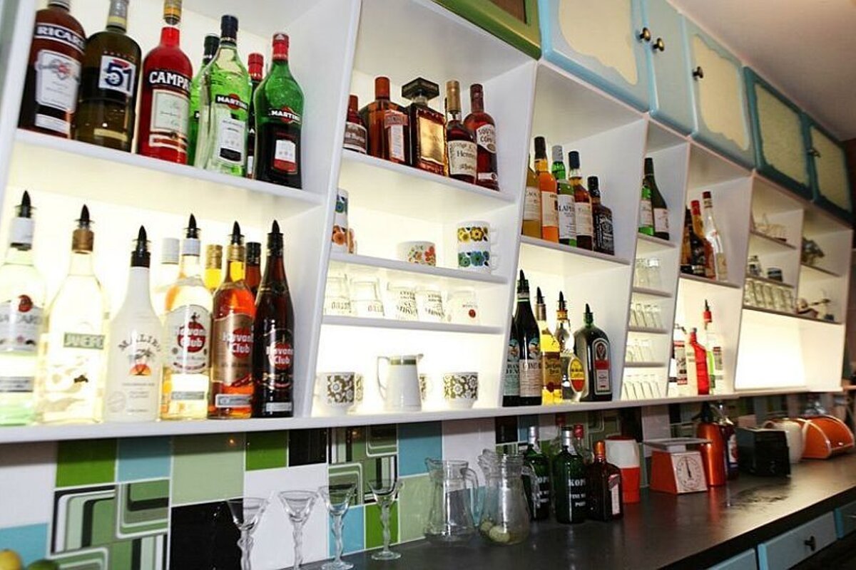 An image of the drinks bar at the Kitsch Inn in Les Houches