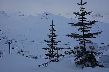 view of pistes and mountains in Val Thorens