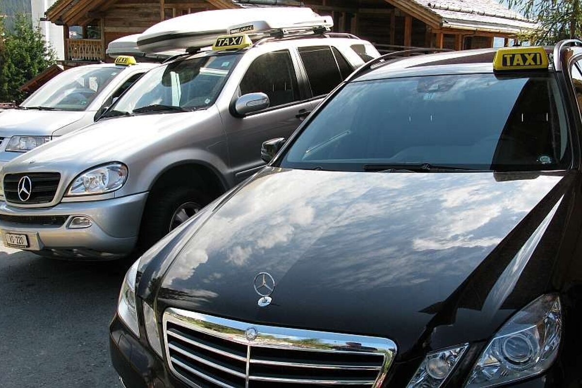An image of Alpen Taxi Verbier vehicles