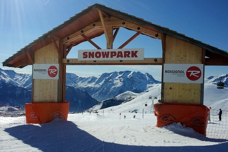 Entrance to the snowpark in Alpe d'Huez