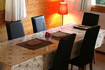 Cybele 21 Apartment, Meribel - Centre dining room