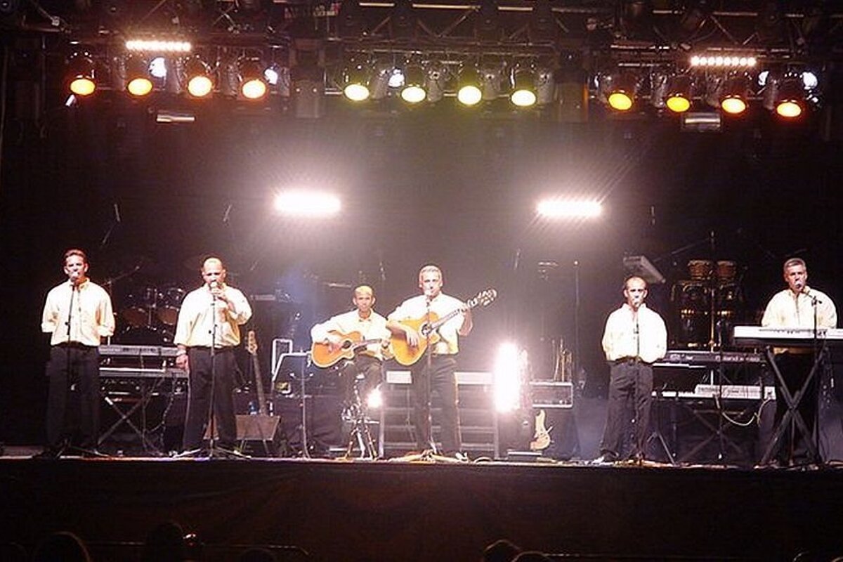 An image of Corsican musicians playing a concert in Chamonix Mont Blanc