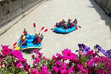 An image of rafting boats on the river in Chamonix Mont Blanc