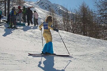 Gold lame girl, Black Weekend, Chamonix