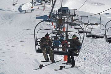 Lunch time skiing in Tignes