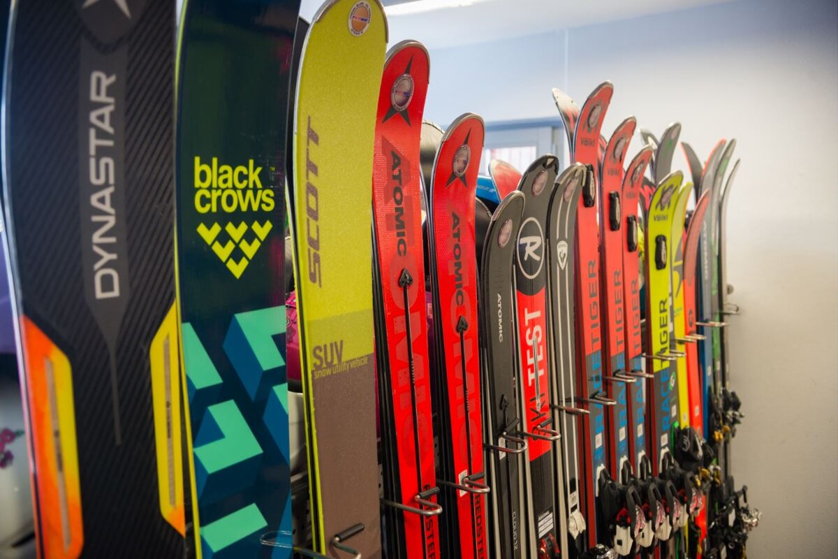 Le Cheval Blanc skis