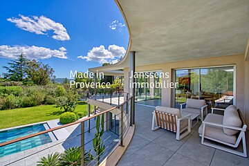 A balcony in a house with the words made in provence on it