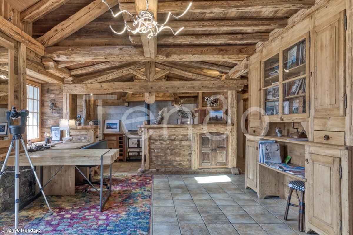 A photo of a wooden cabin taken by tenda holidays