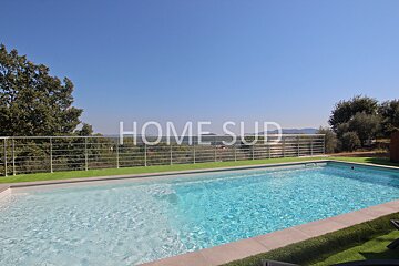 A large swimming pool with the words home sud on the bottom