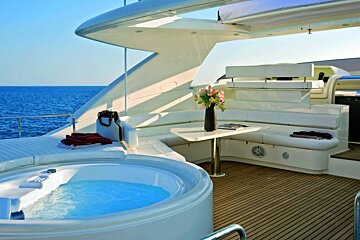 A jacuzzi on the deck of a boat in the ocean