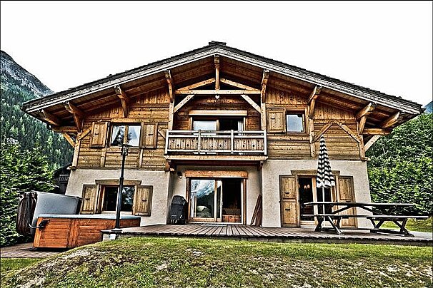 Season lets Chamonix