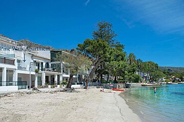 The pine walk apartment is located on the beach