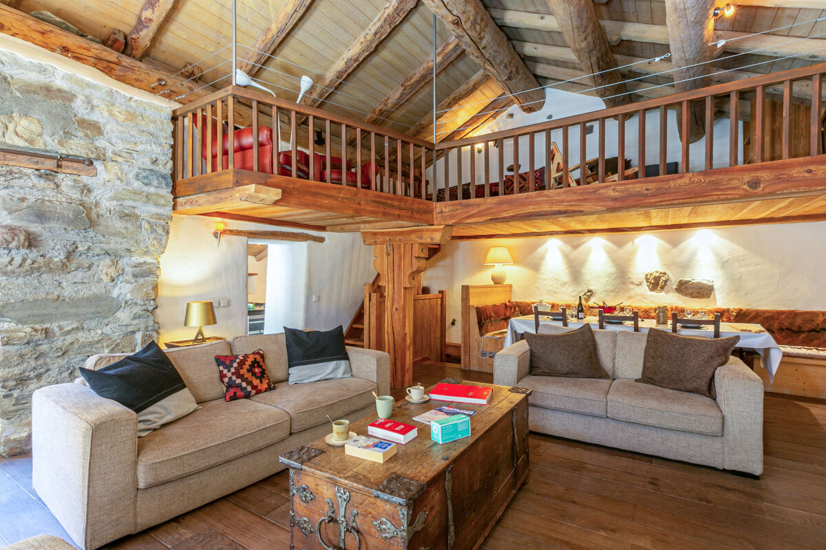 A living room with two couches and a coffee table