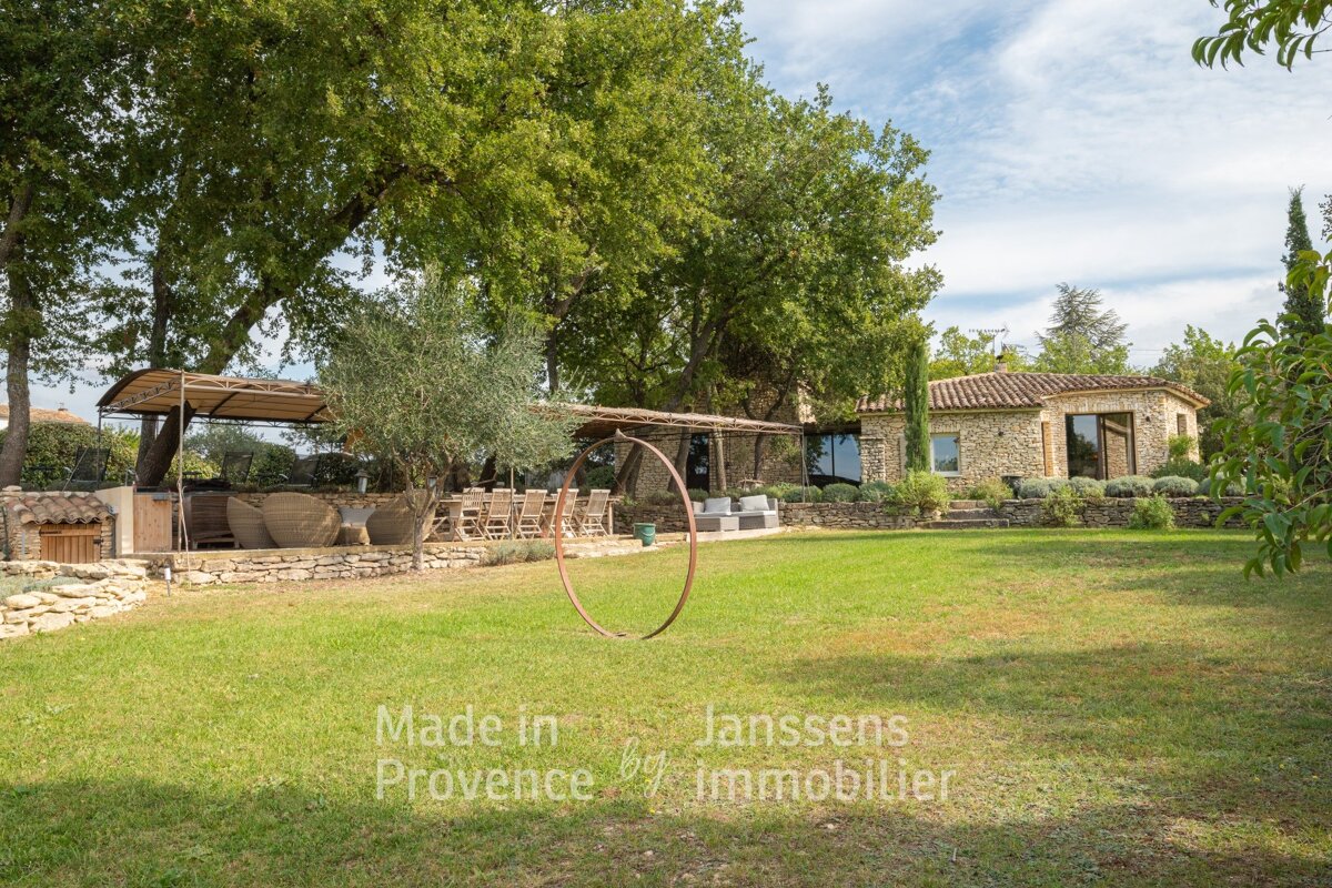 A picture of a house made in provence by janssens immobilier