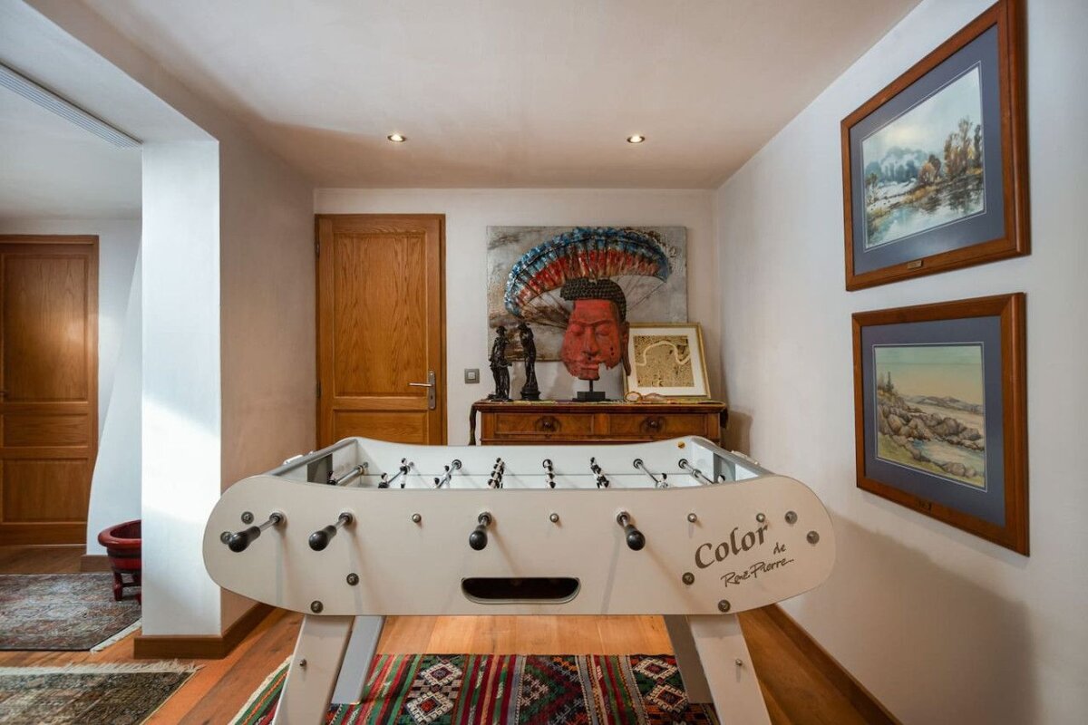 A white table with the word color on it