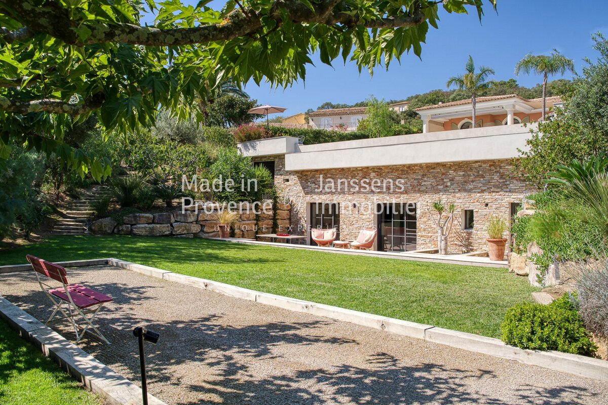 A large house with the words made in provence on the side