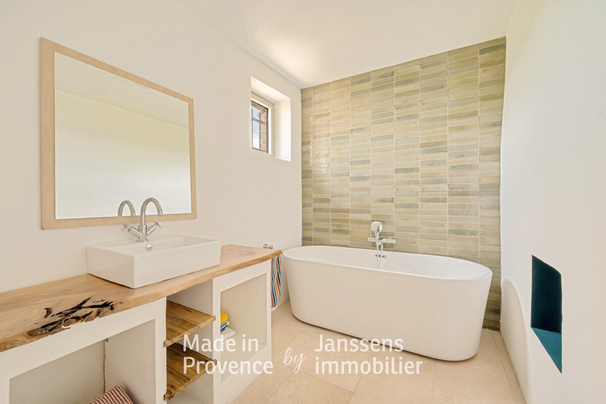 A bathroom that was made in provence by immobilier