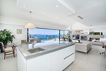 A kitchen with the words made in provence on it