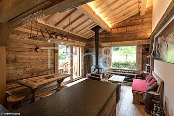 A picture of a wooden cabin taken by ten80 holidays