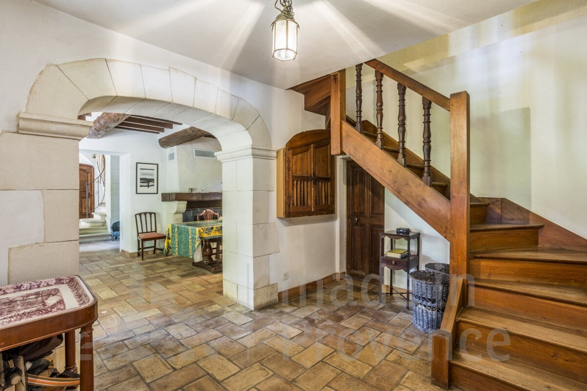 A wooden staircase with the word provence on the bottom