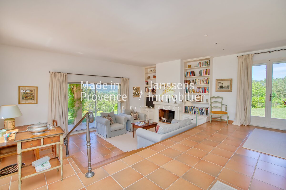 A living room with the words made in provence on the wall