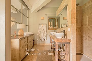 A bathroom that is made in provence by immobilier