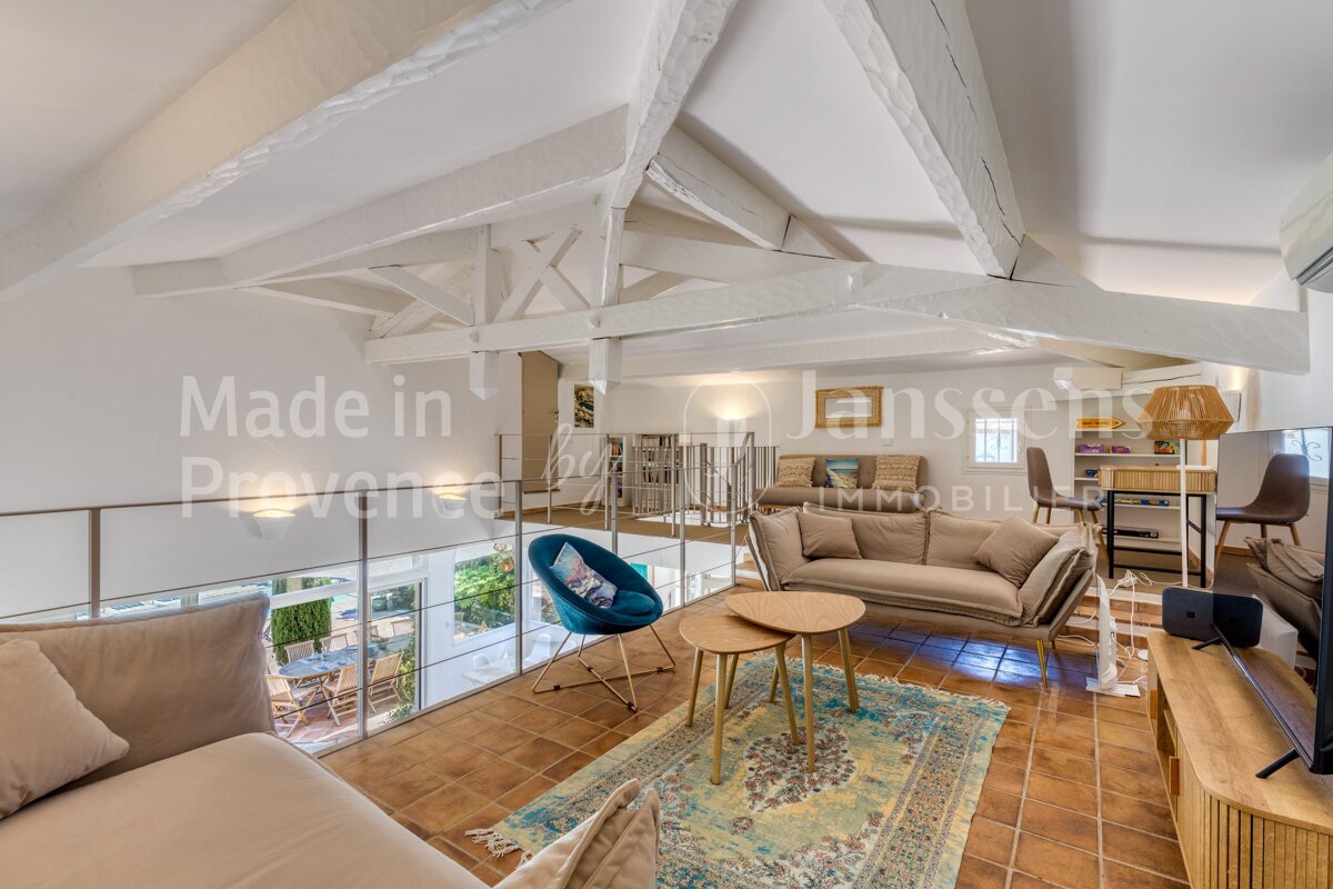 A living room that is made in provence