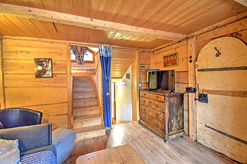 A room with a sign that says byrrh on it