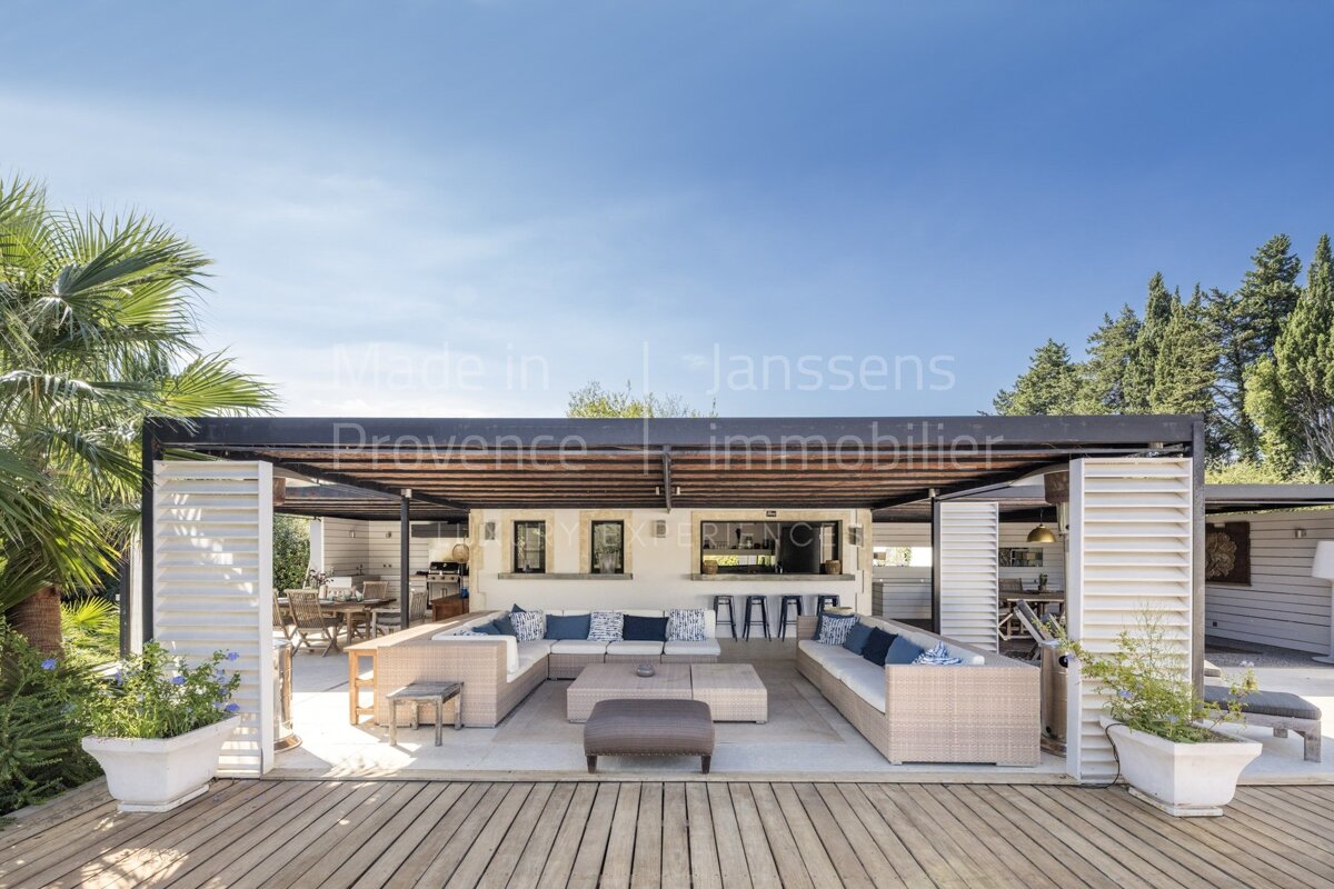 A picture of a house with the words made in provence immobilier on the bottom