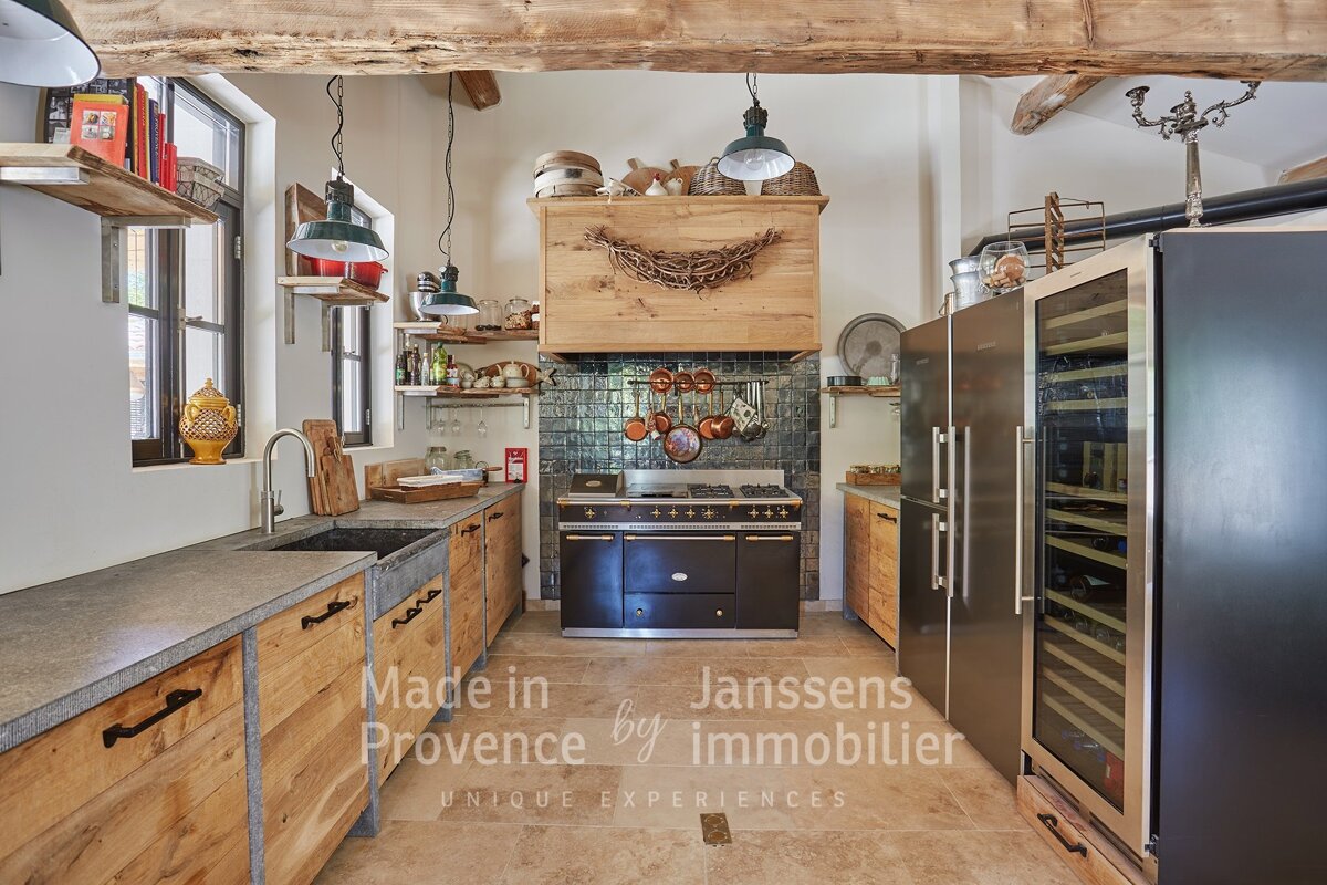 A kitchen that is made in provence by janssens immobilier