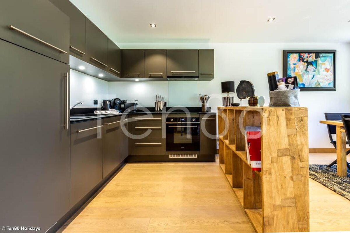 A photo of a kitchen taken by ten80 holidays